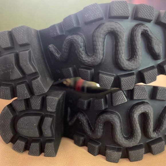 Gucci Black Ankle Boots with Interlocking G - Picture 2 of 9